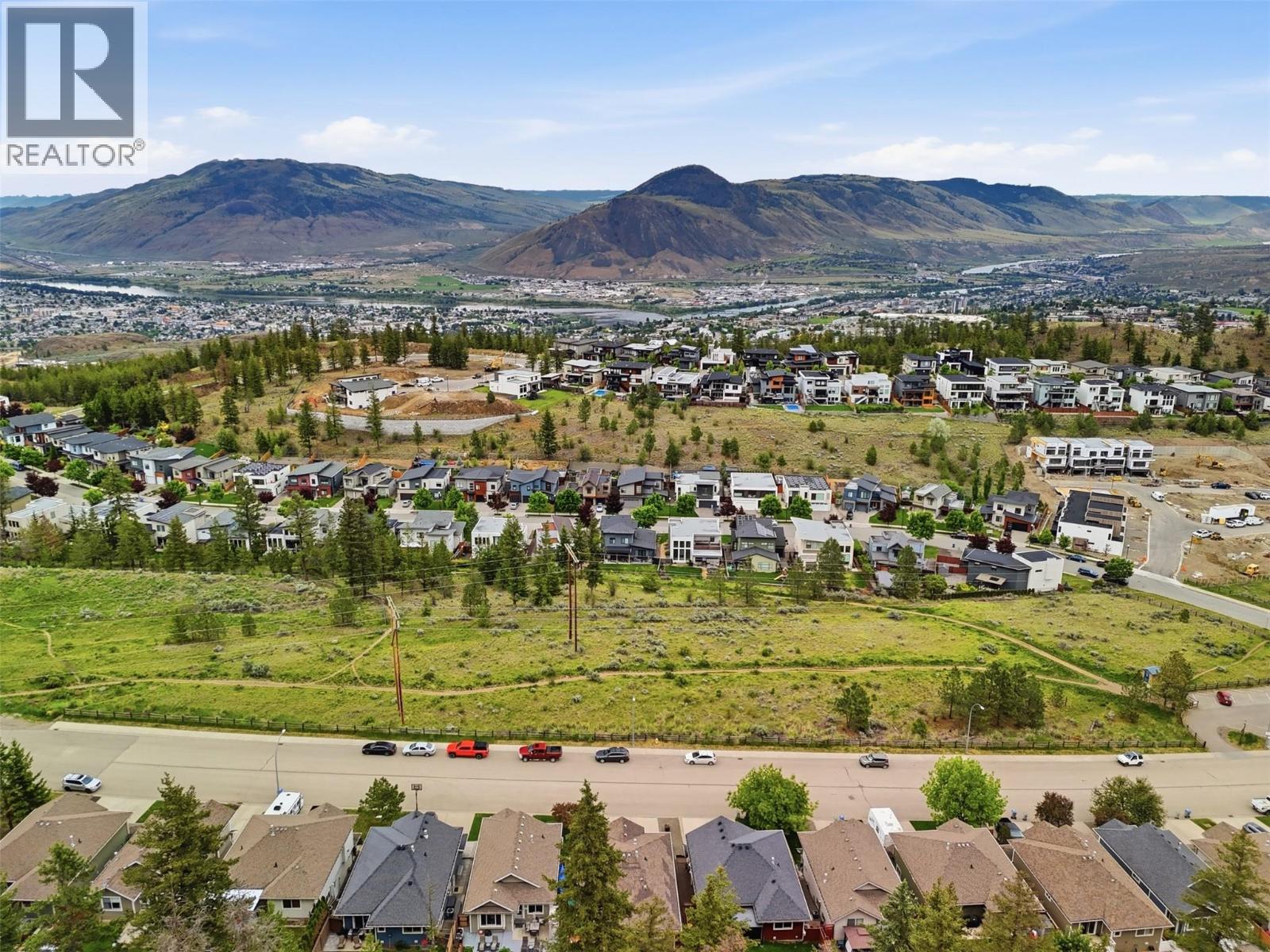 1370 PACIFIC Way - 55