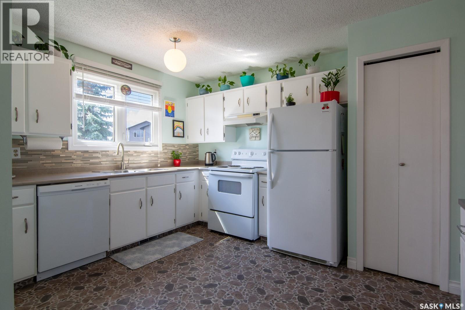 127 DEVONSHIRE CRESCENT - 9