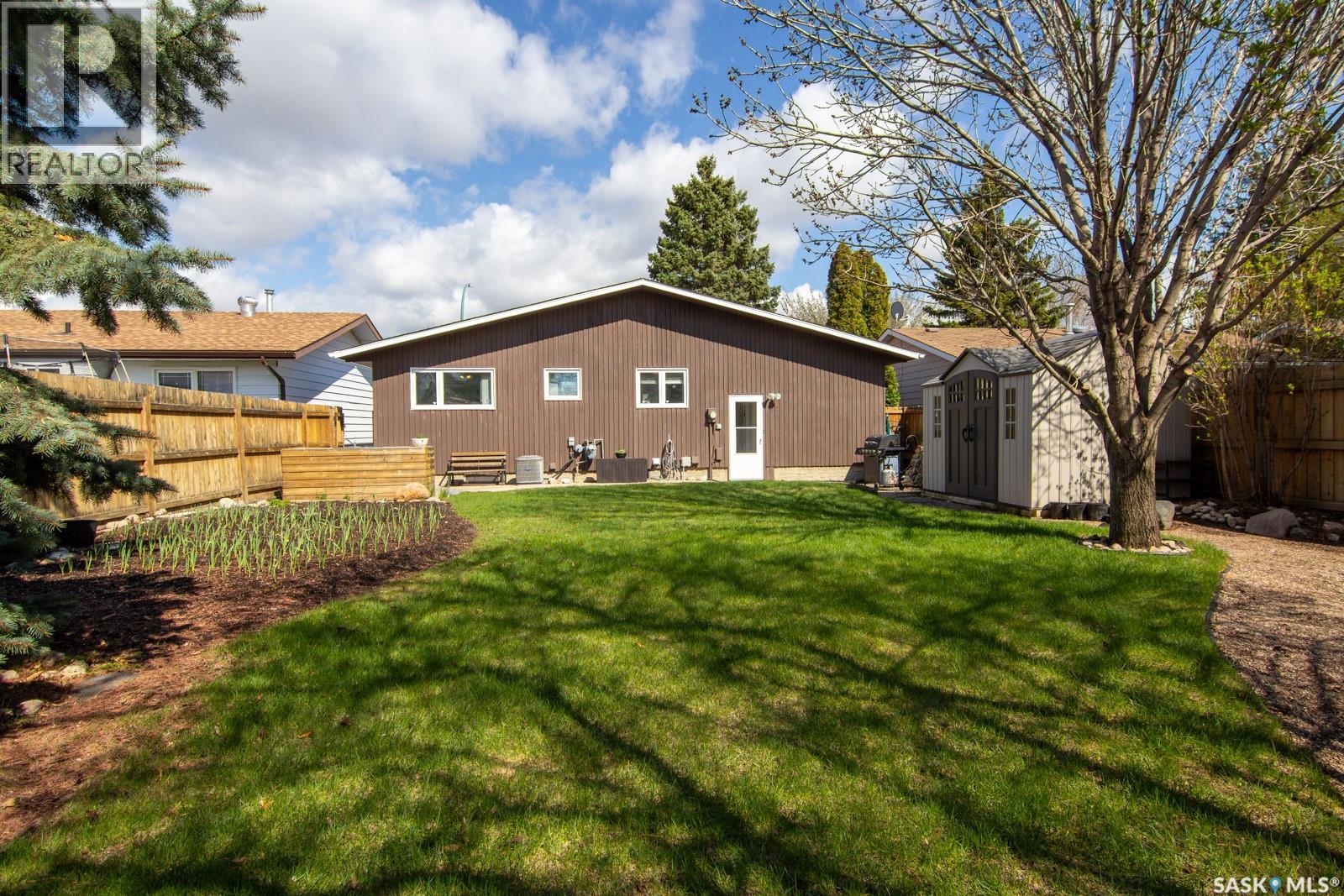 127 DEVONSHIRE CRESCENT - 32