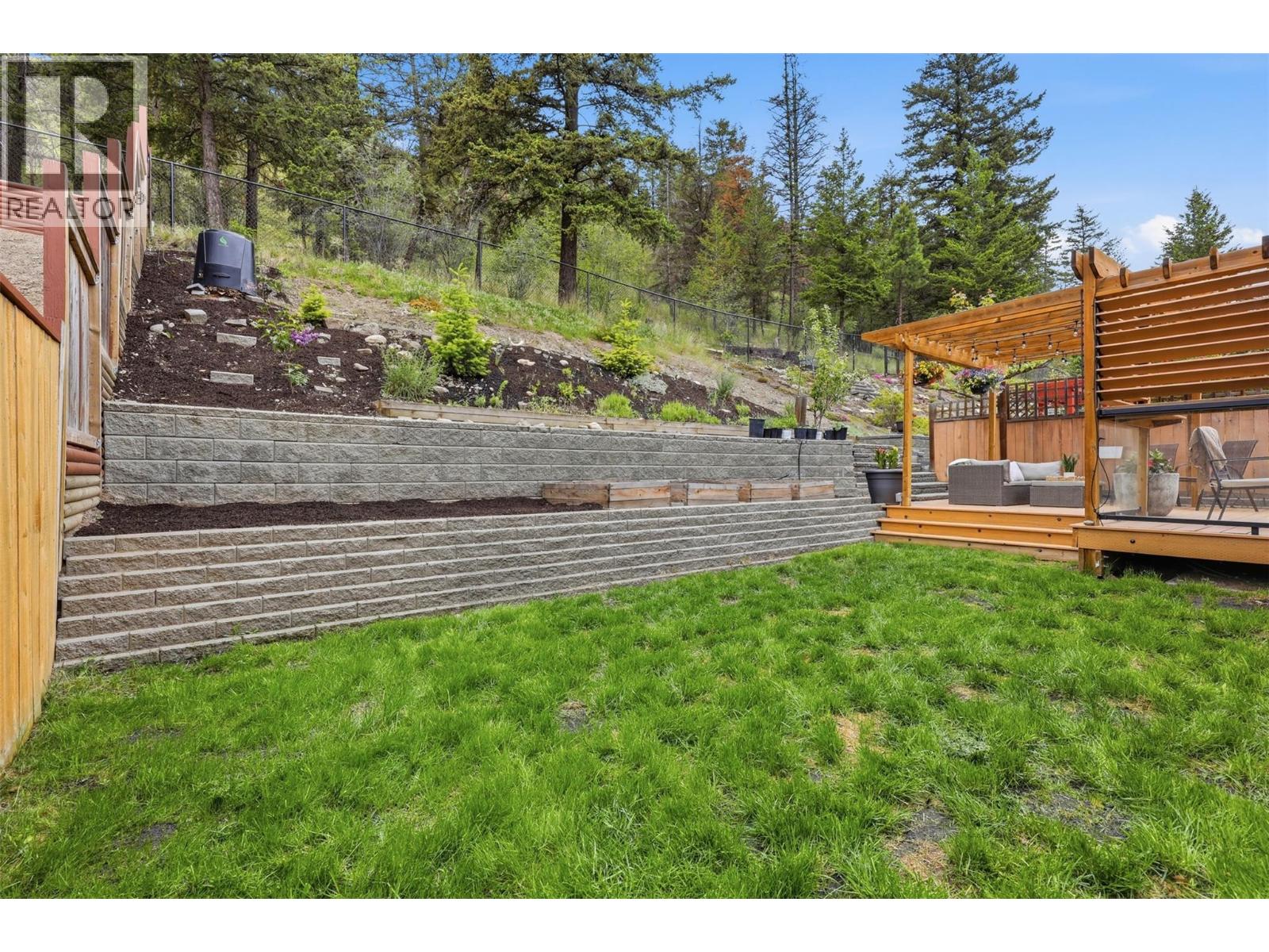 1370 PACIFIC Way - 46