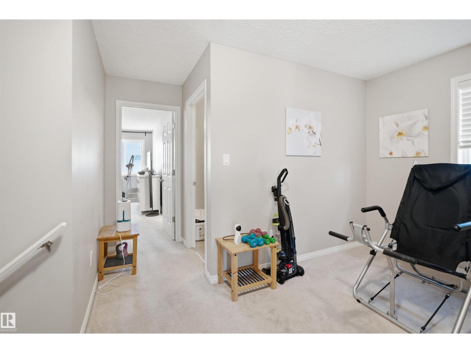 7323 24 Ave SW - 23