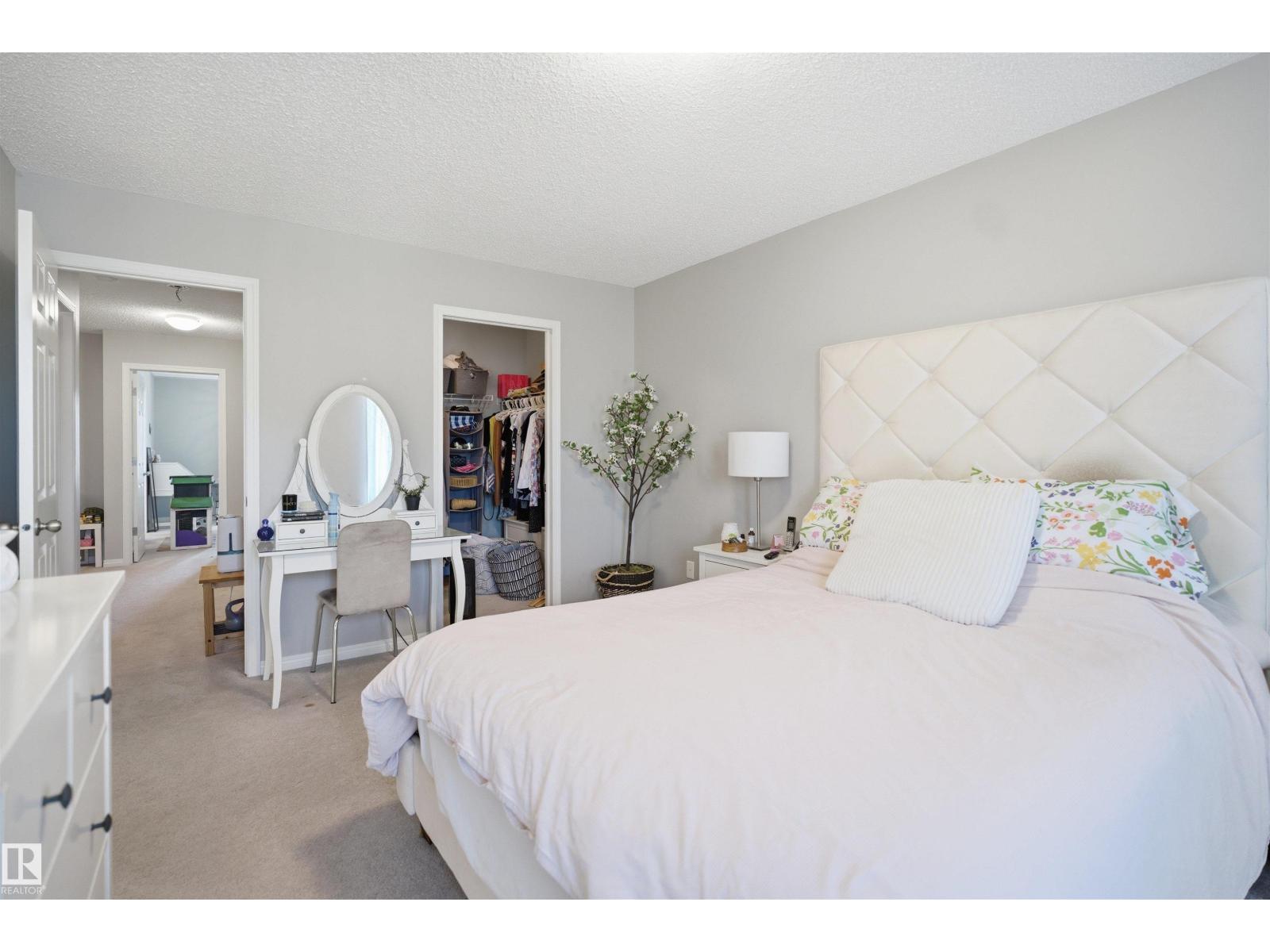 7323 24 Ave SW - 27