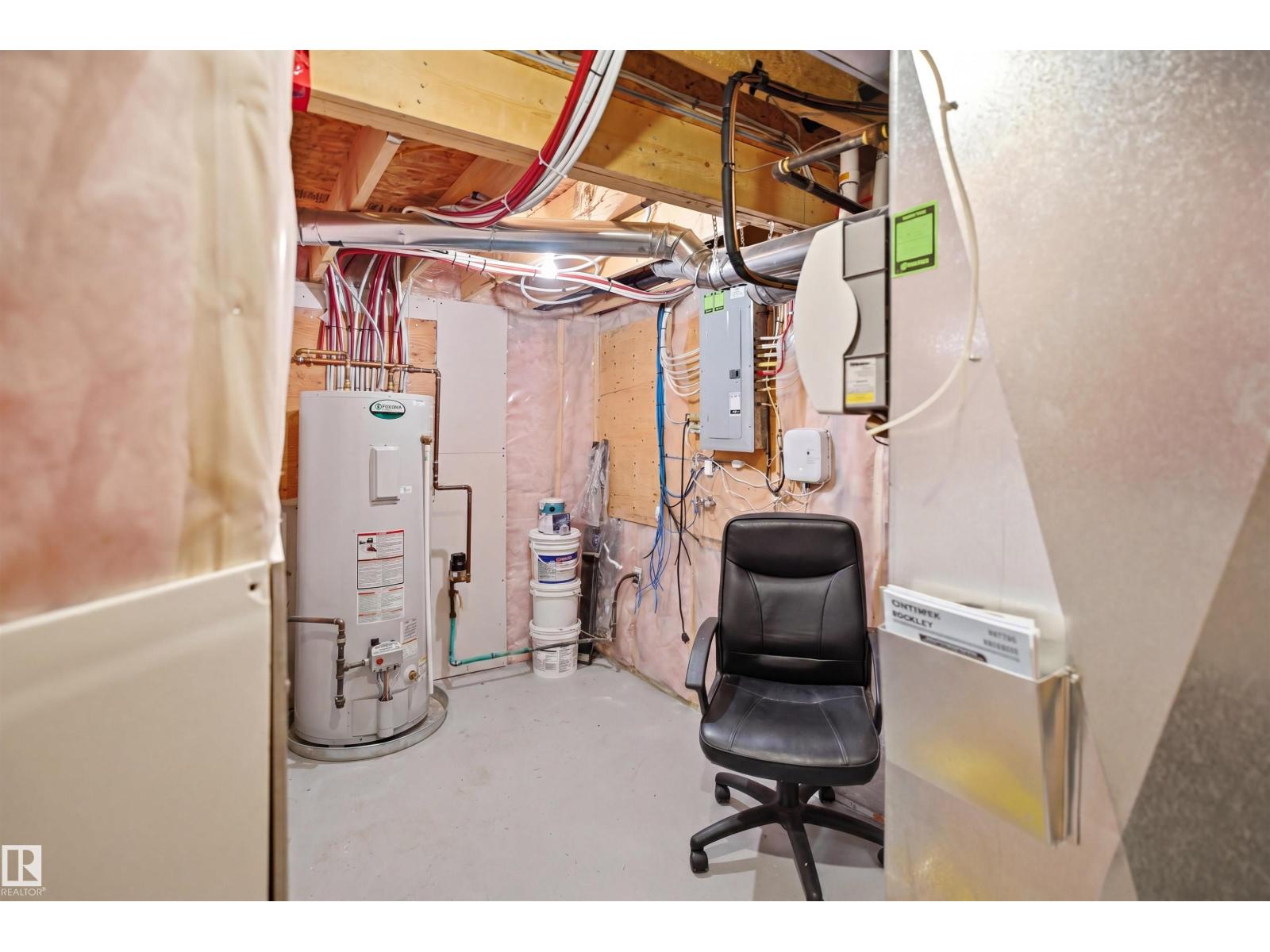7323 24 Ave SW - 34