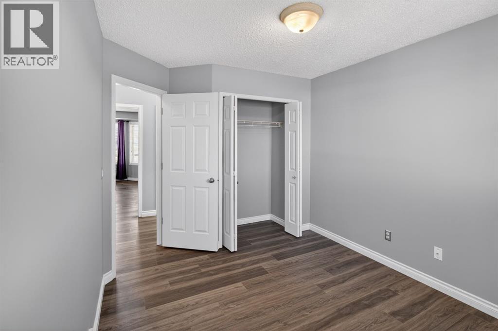 108 Kodiak Crescent - 25