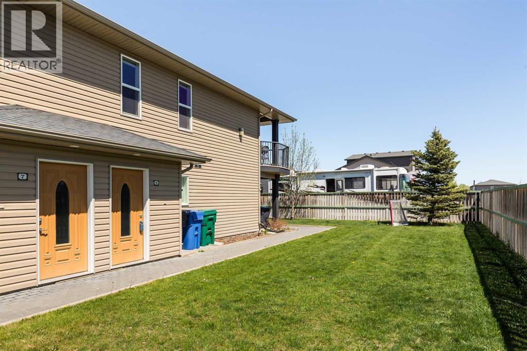 8, 899 Mt Sundance Manor W - photo 2