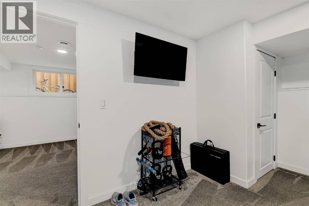 9054 81 Avenue - 29