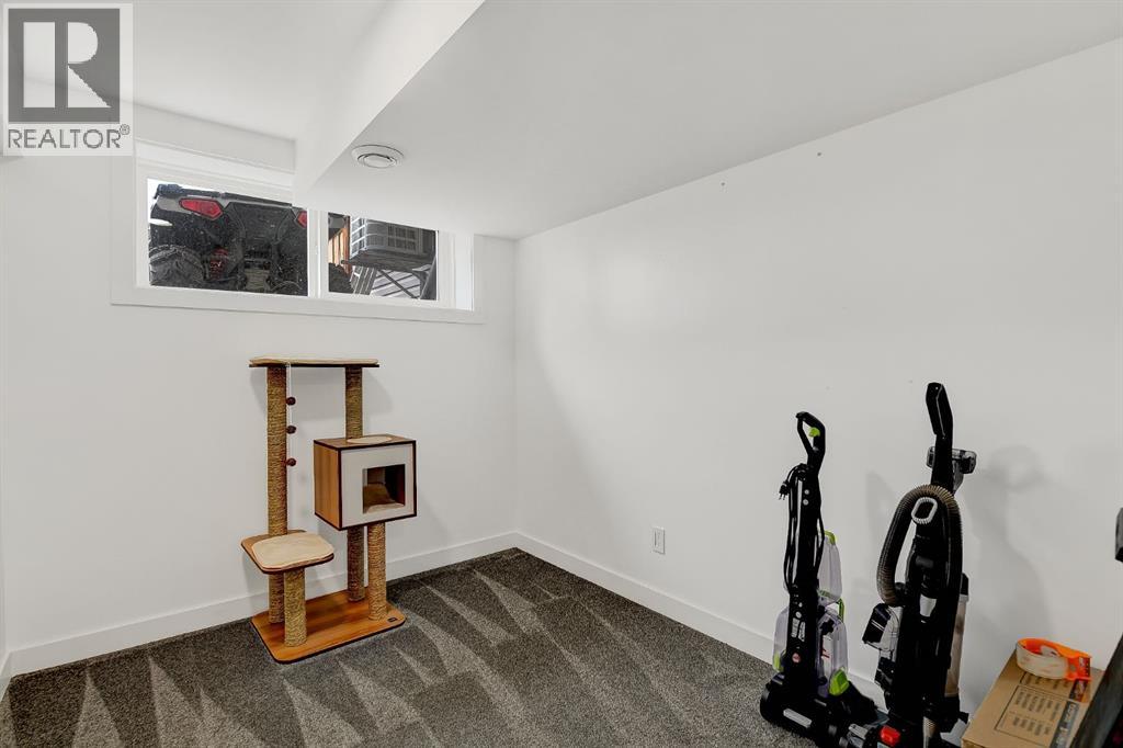 9054 81 Avenue - 24