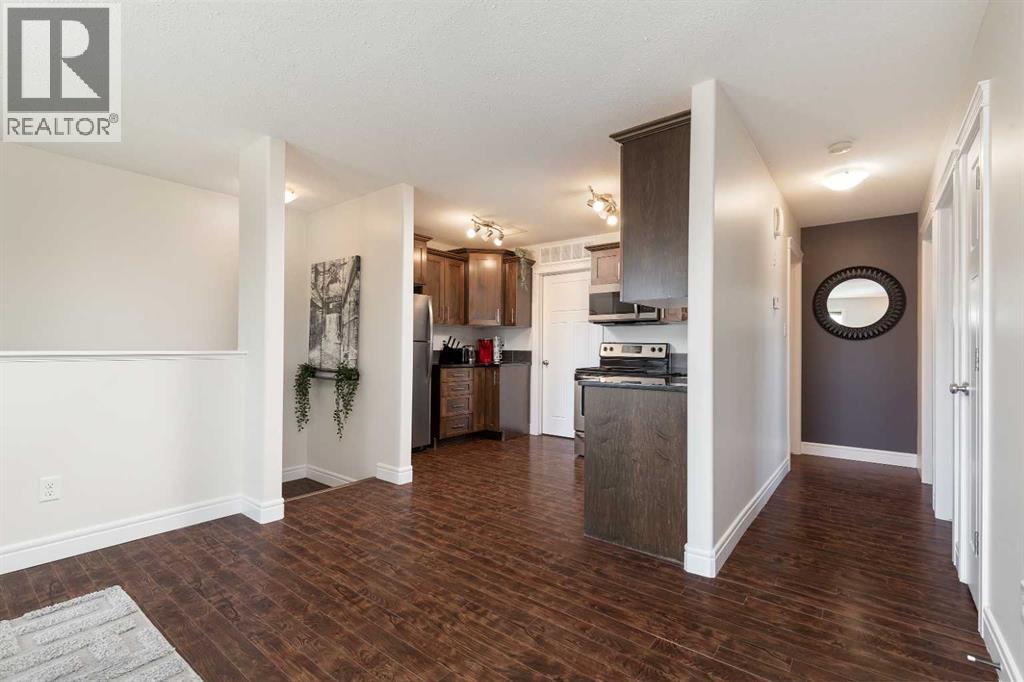 8, 899 Mt Sundance Manor W — photo 8