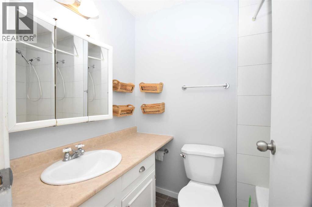 2604 106 Avenue SW - 24