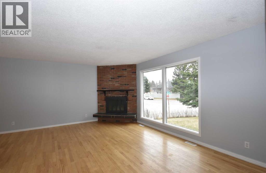 2604 106 Avenue SW - 8