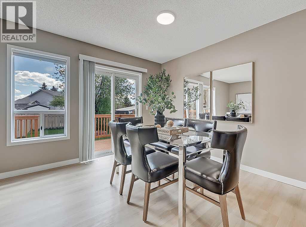 292 Coventry Close NE - 10