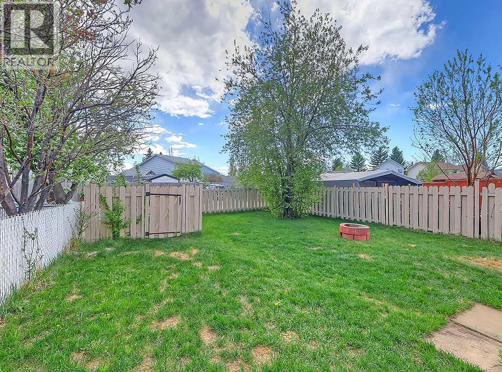 292 Coventry Close NE - 37
