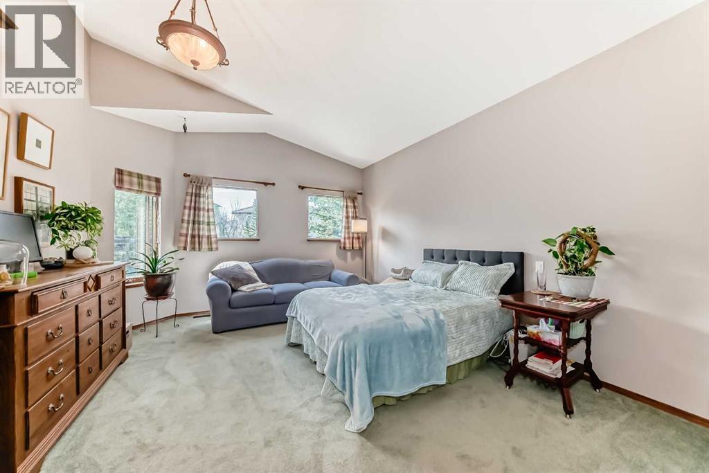 60 Hamptons Terrace NW - 14