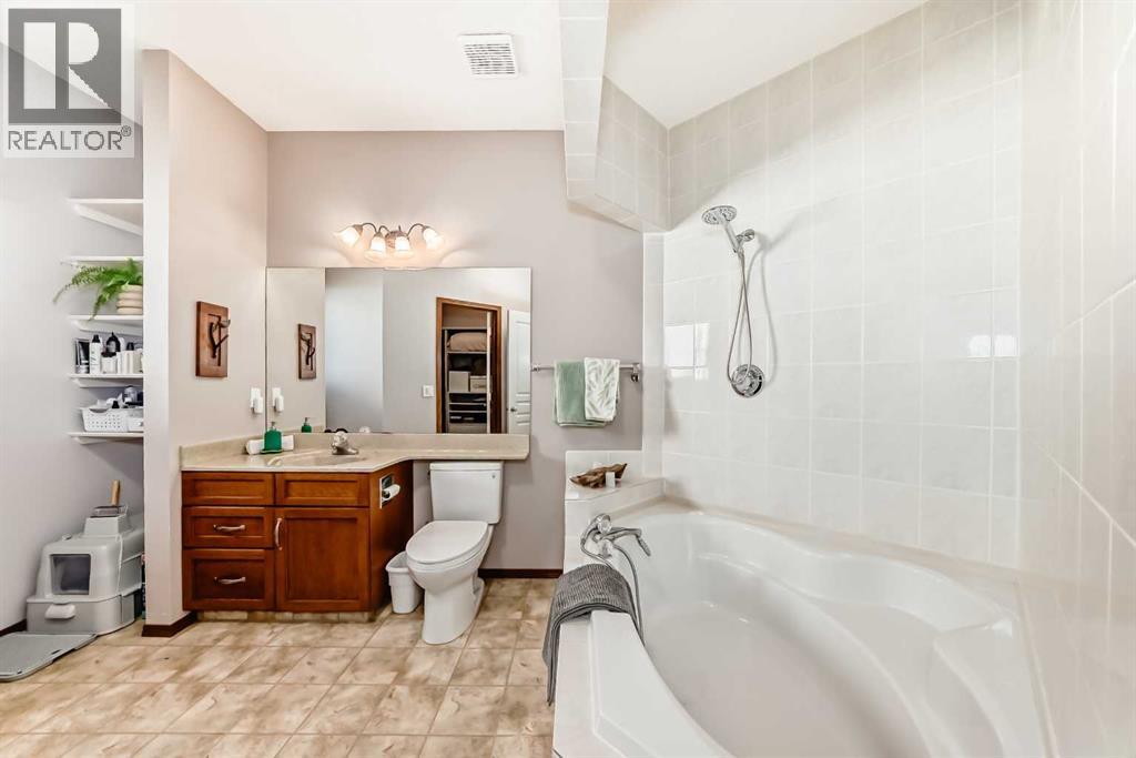 60 Hamptons Terrace NW - 16