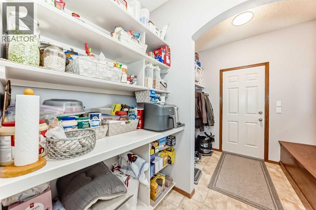 60 Hamptons Terrace NW - 25
