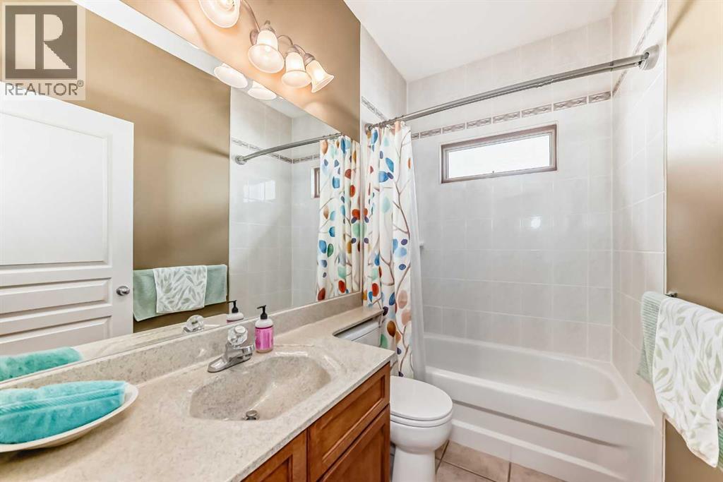 60 Hamptons Terrace NW - 29