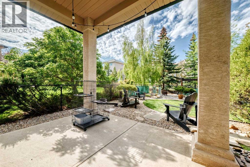 60 Hamptons Terrace NW - 40