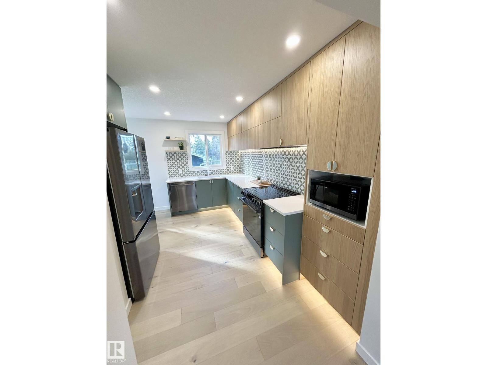 8516 64 AV NW - 9