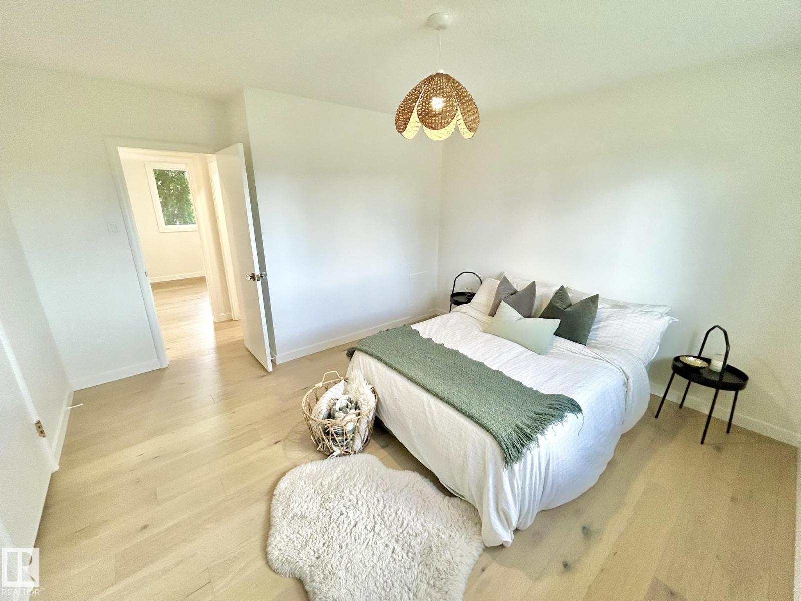 8516 64 AV NW - 22