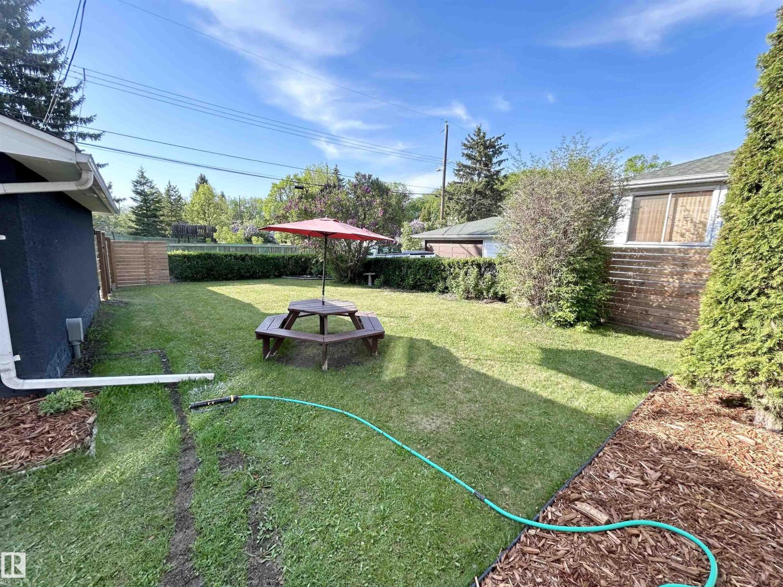 8516 64 AV NW - 51