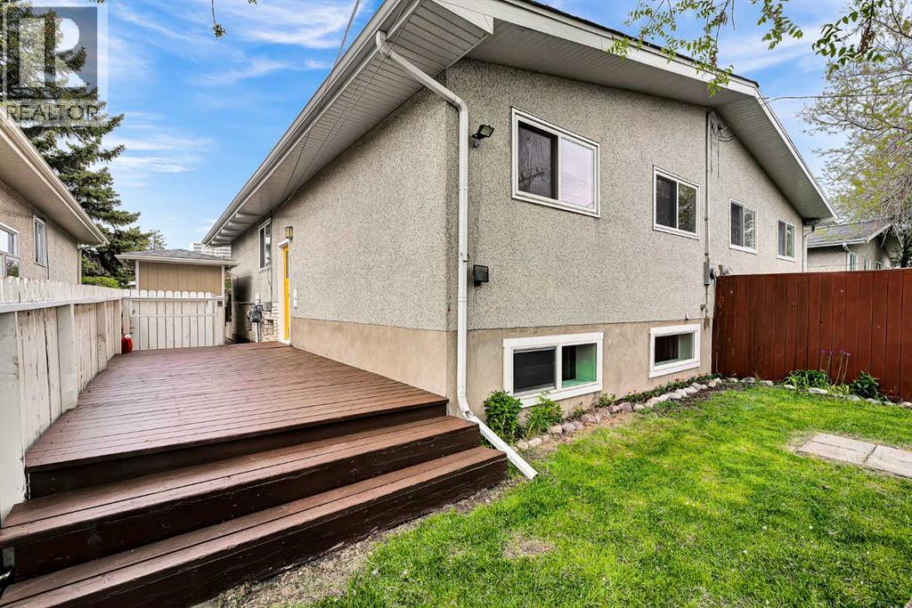 639 Kingsmere Crescent SW - 21