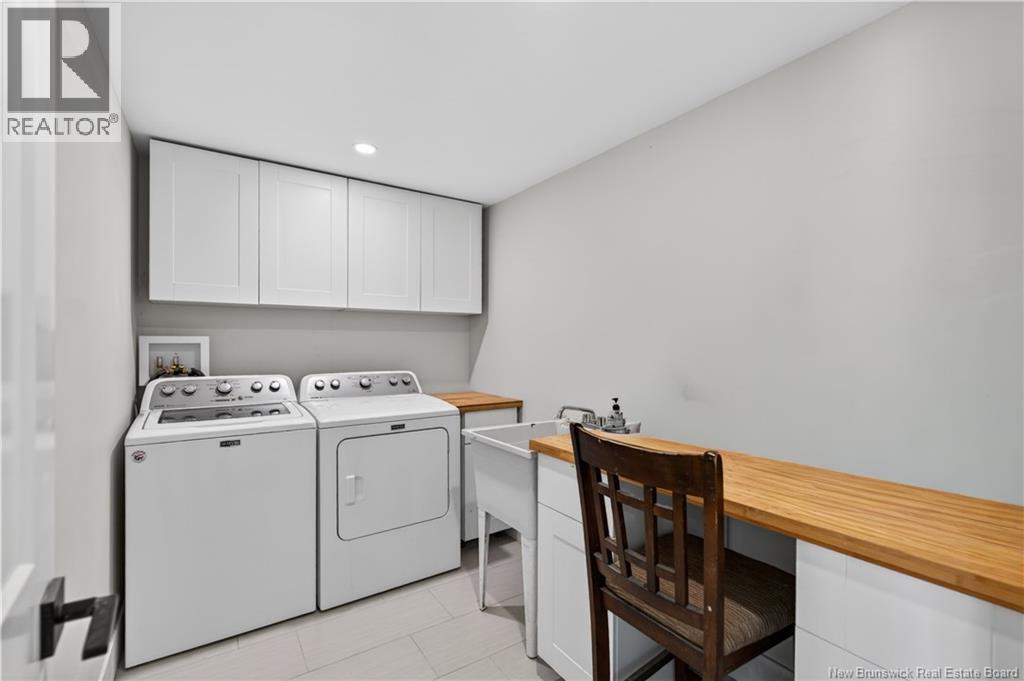 16 Charles a Louis Lane - 30