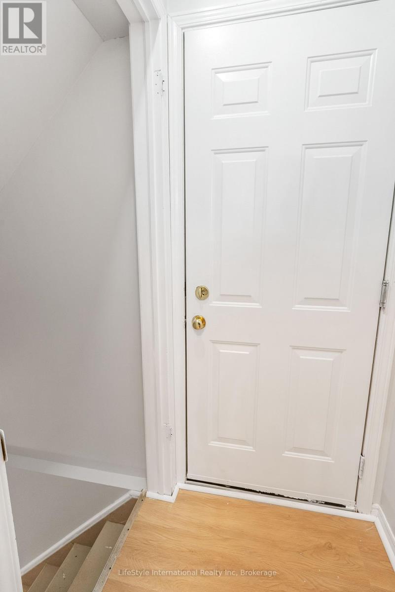 63 HAGAN AVENUE - 31