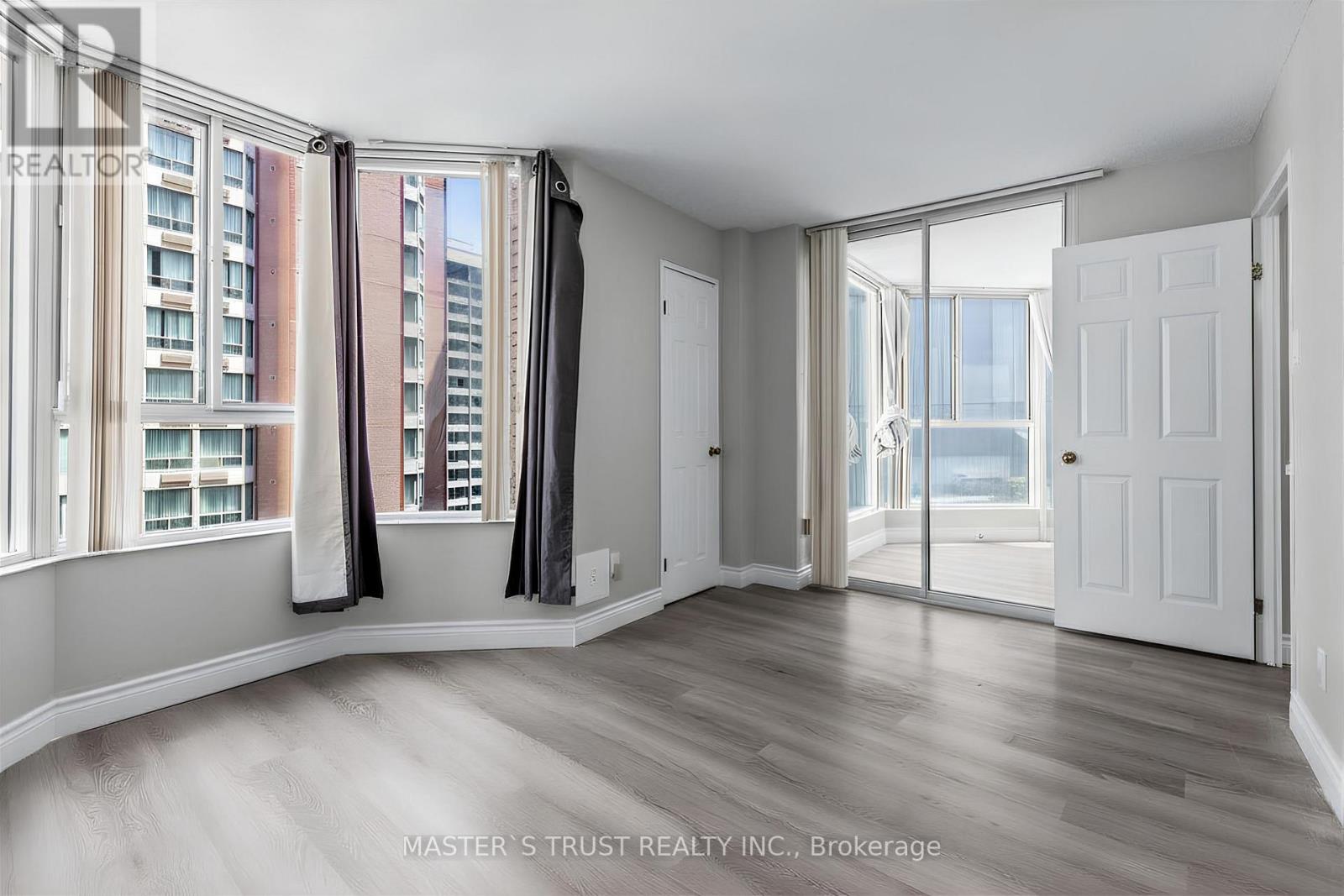 #1702 55 CENTRE AVENUE - 23