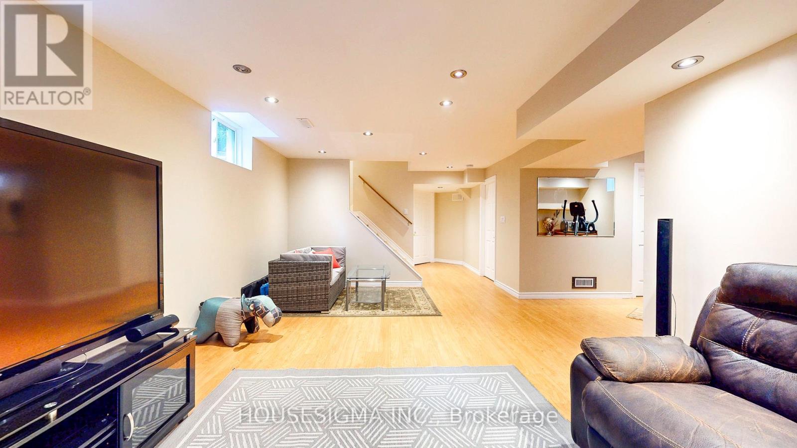 22 HIGHLANDS CRESCENT - 30