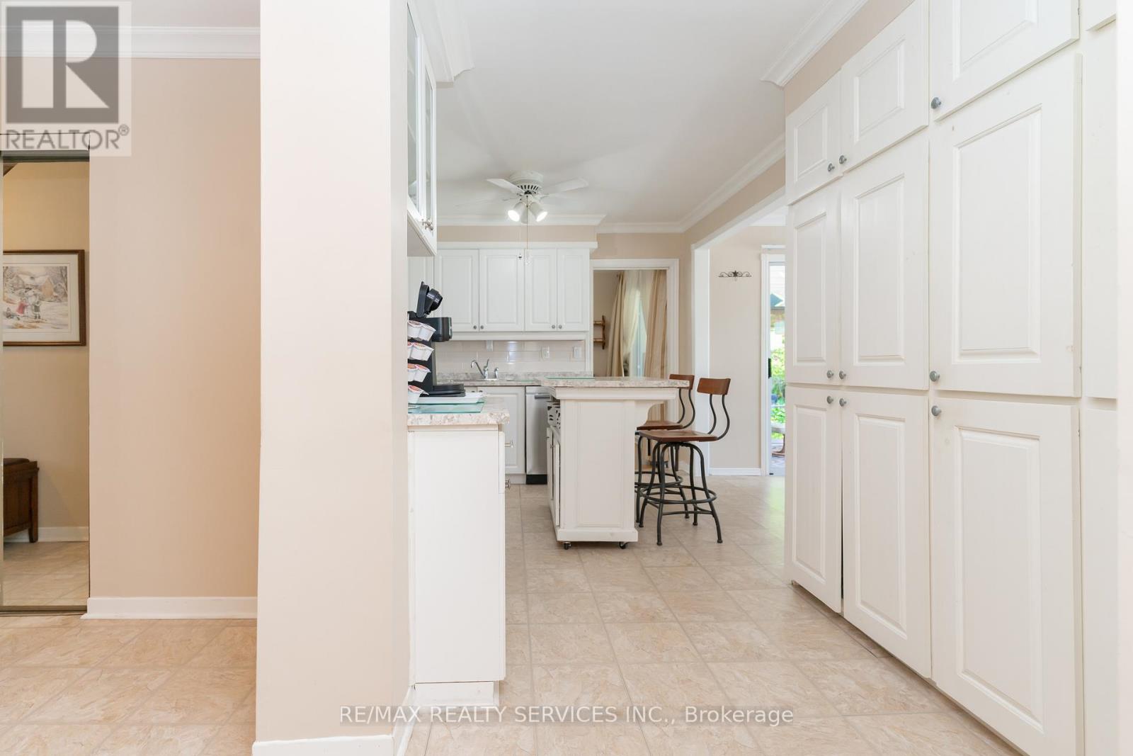 39 DUNBLAINE CRESCENT - 16