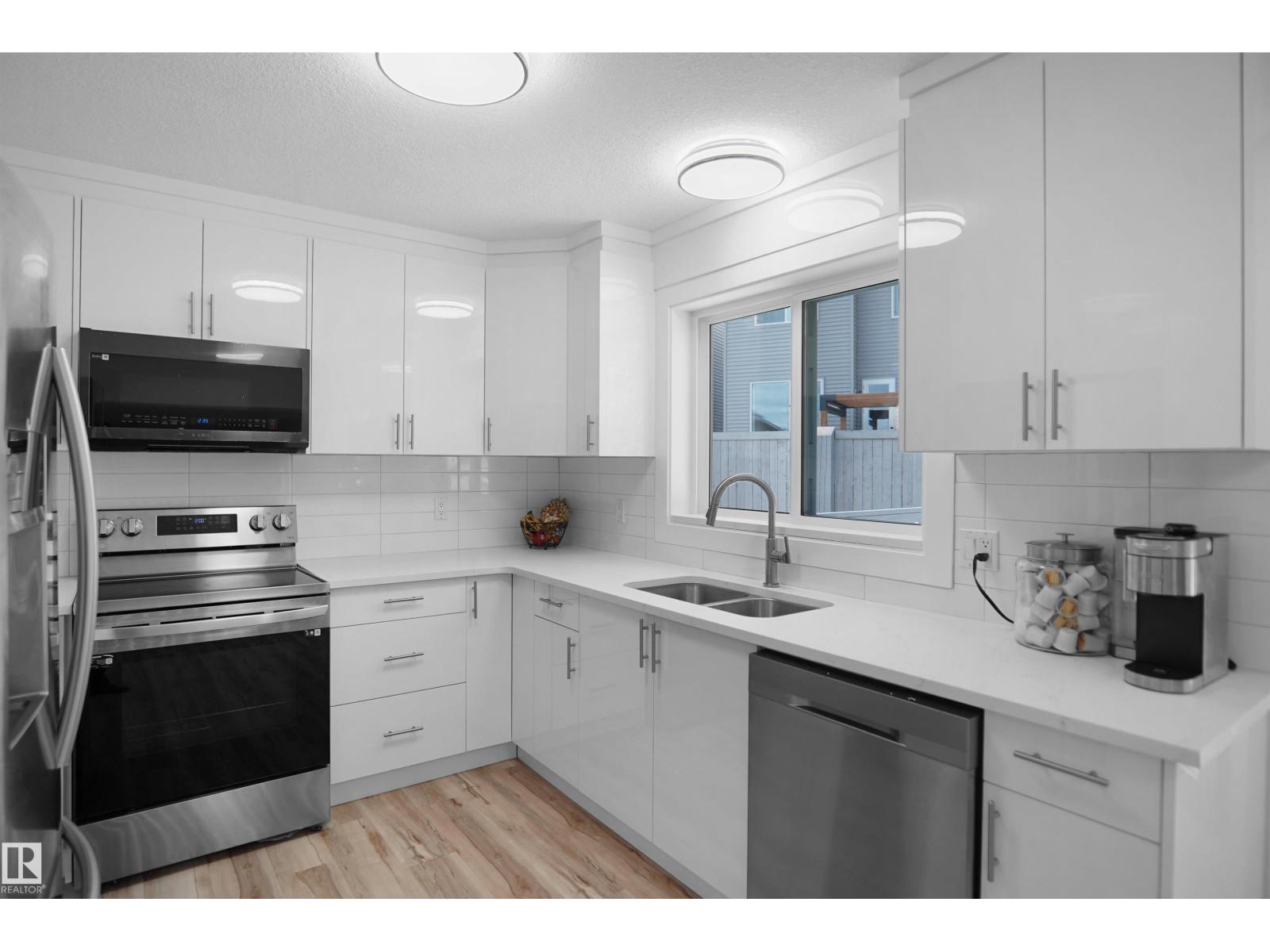 10018 173 AV NW - 13