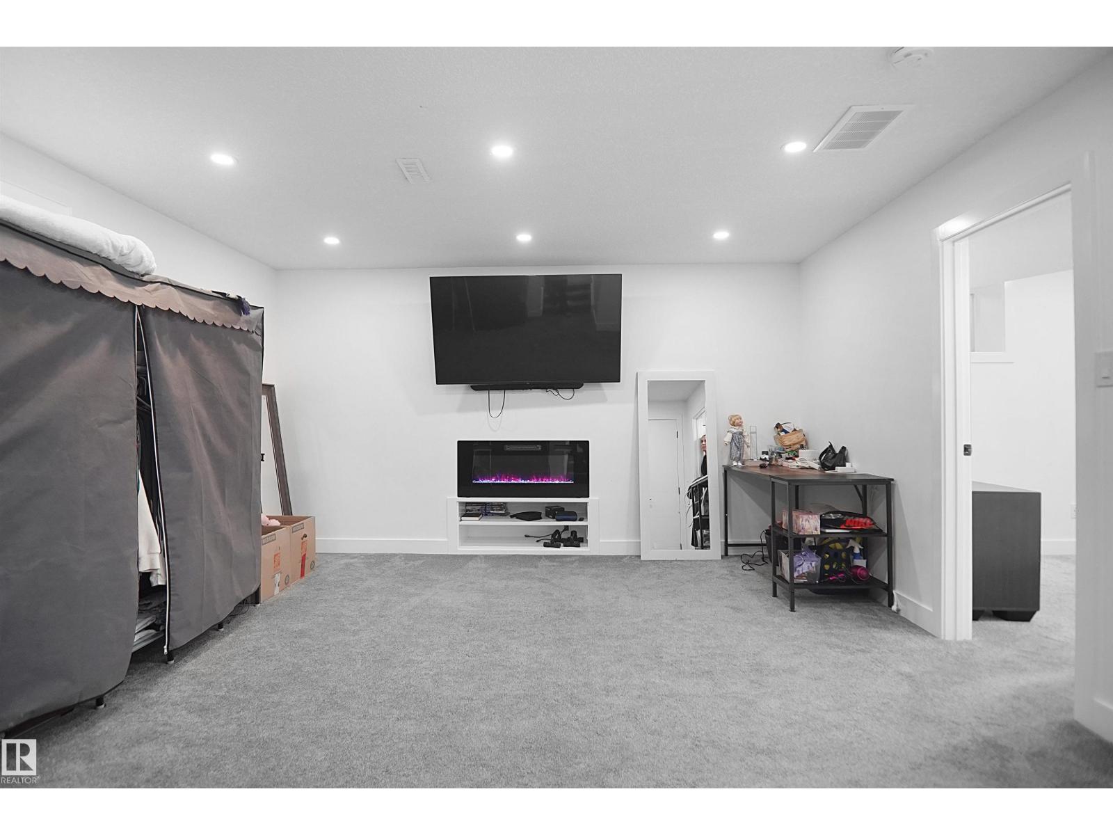 10018 173 AV NW - 40