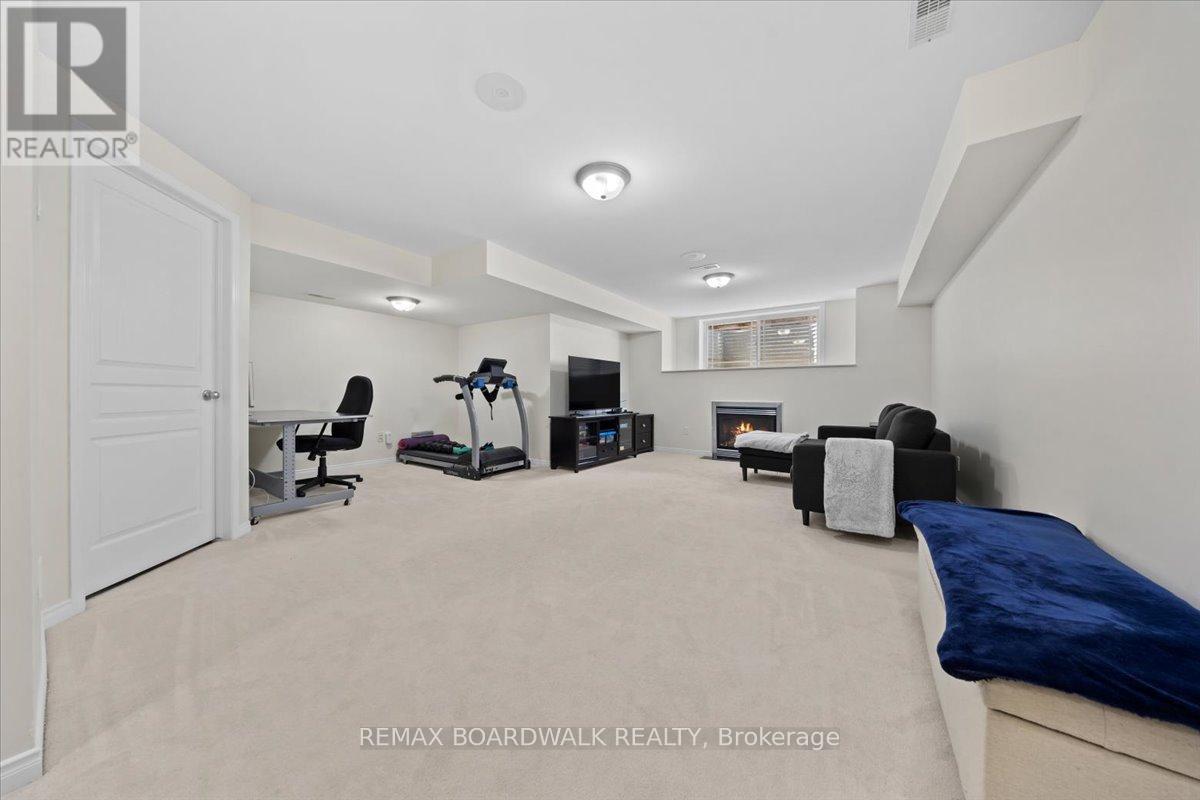 510 PEPPERVILLE CRESCENT - 31