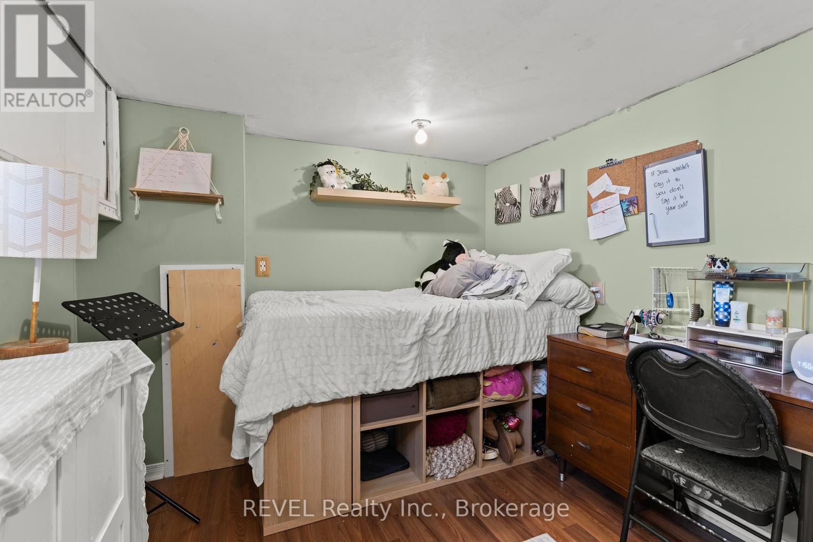 217 NIAGARA STREET N - 21