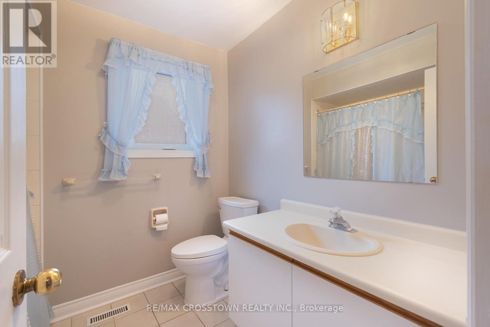 119 FIELDGATE DRIVE - 28