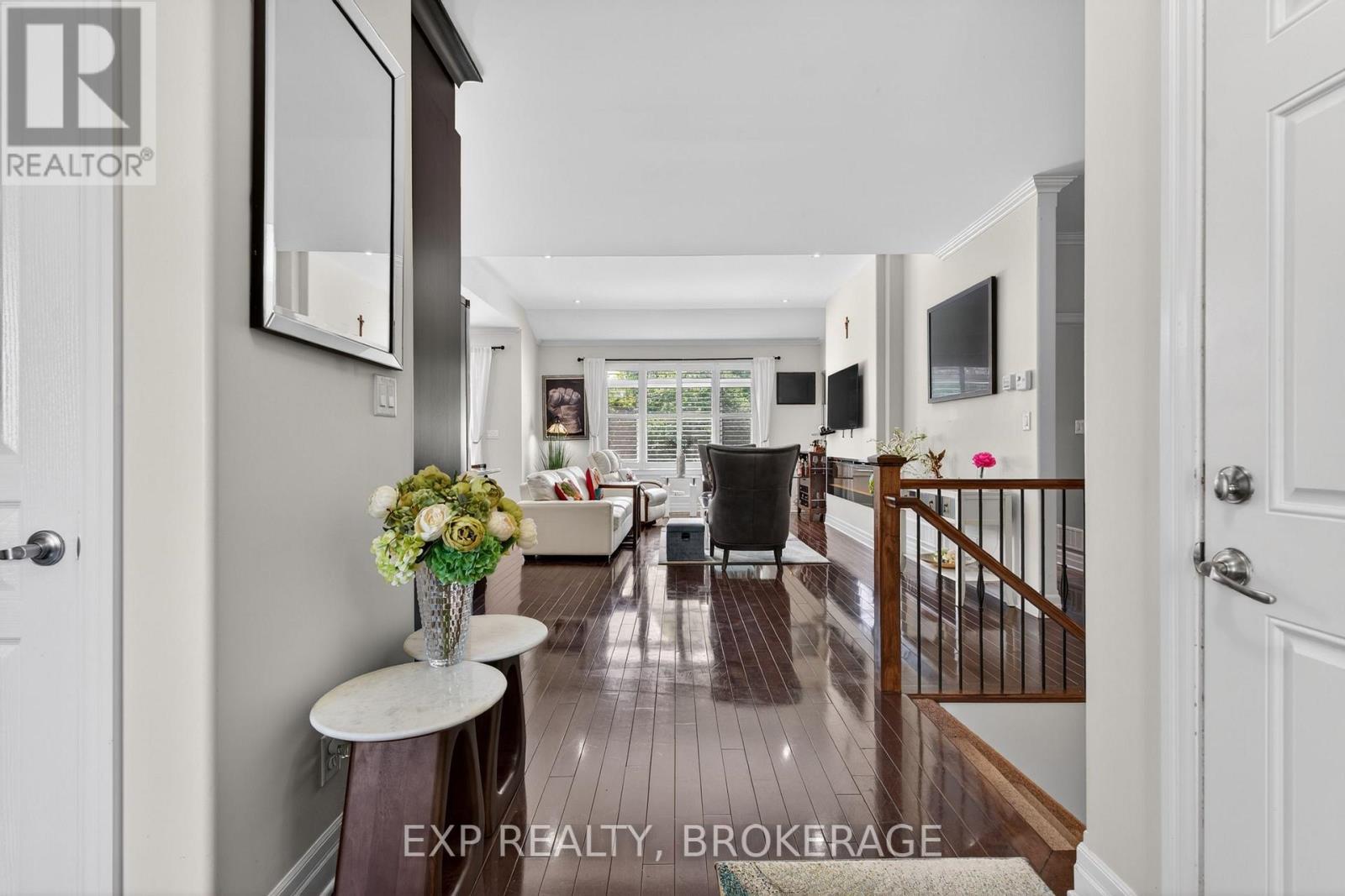 23 ADMIRAL'S COURT - 10