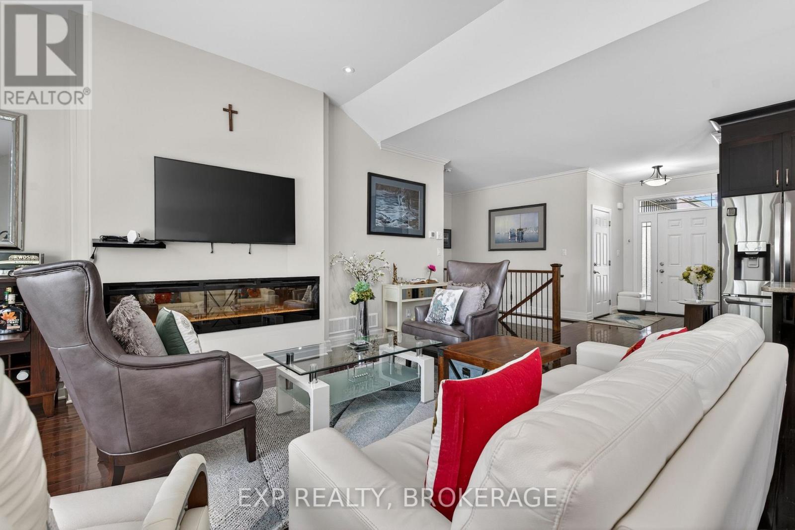 23 ADMIRAL'S COURT - 12