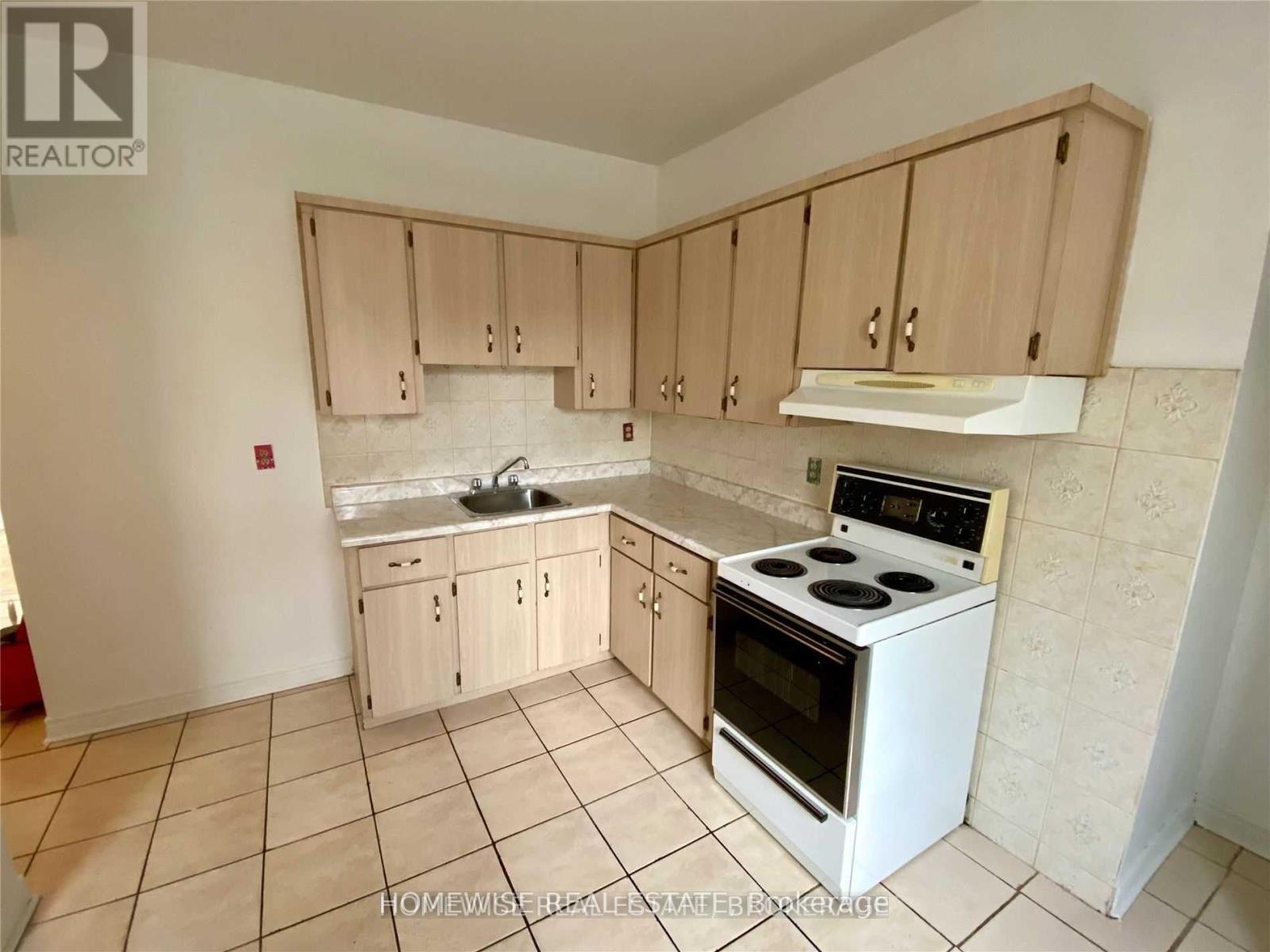 Listing photo of 1 - 1582 QUEEN STREET W