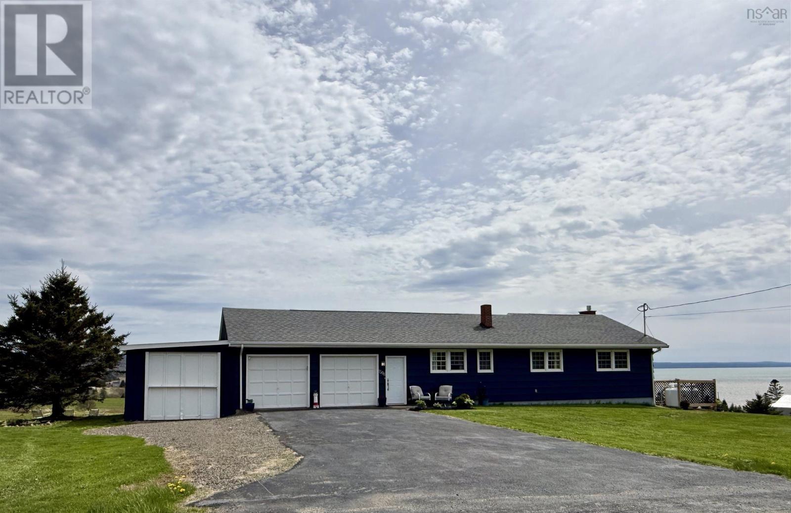 1506 Cape Split Road - Image 2