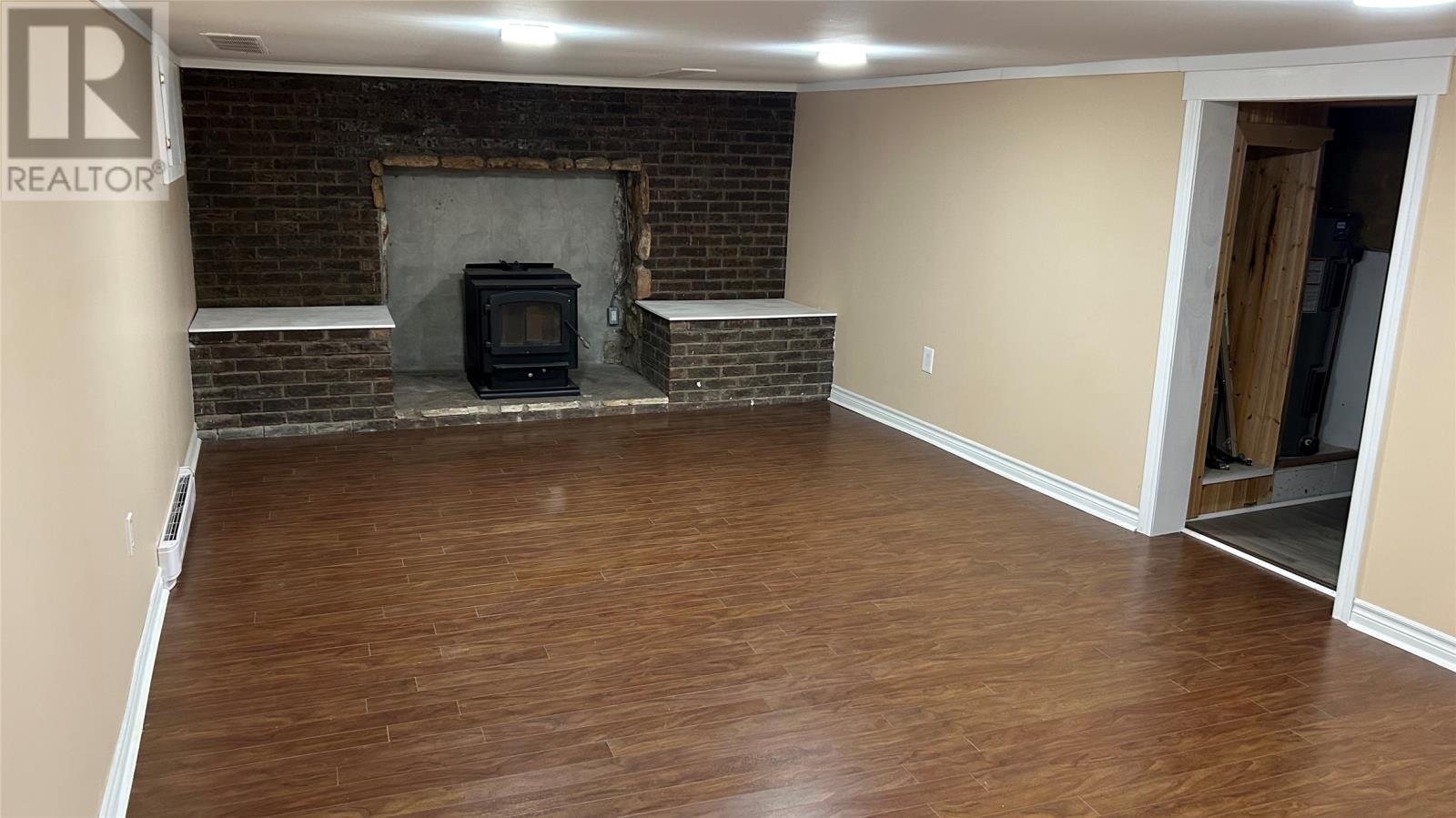 56A Hillview Avenue - 25