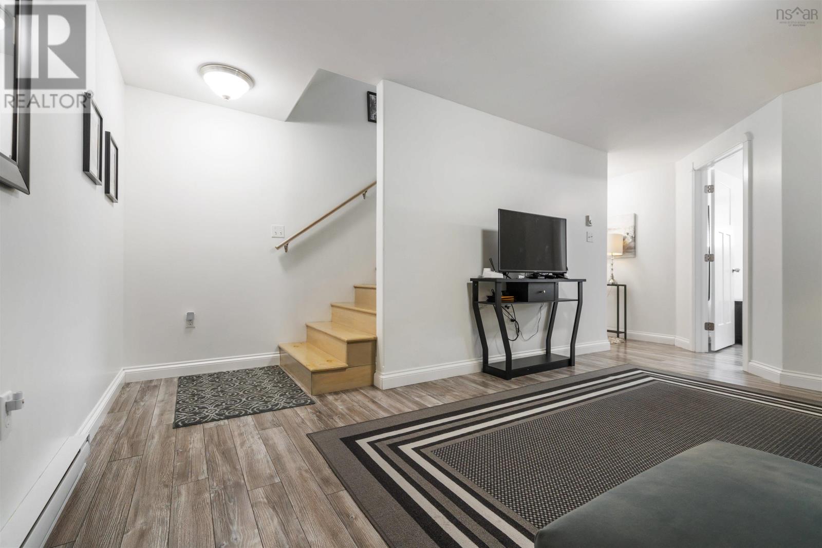 Property 25 of 50 of 336 Beech Street