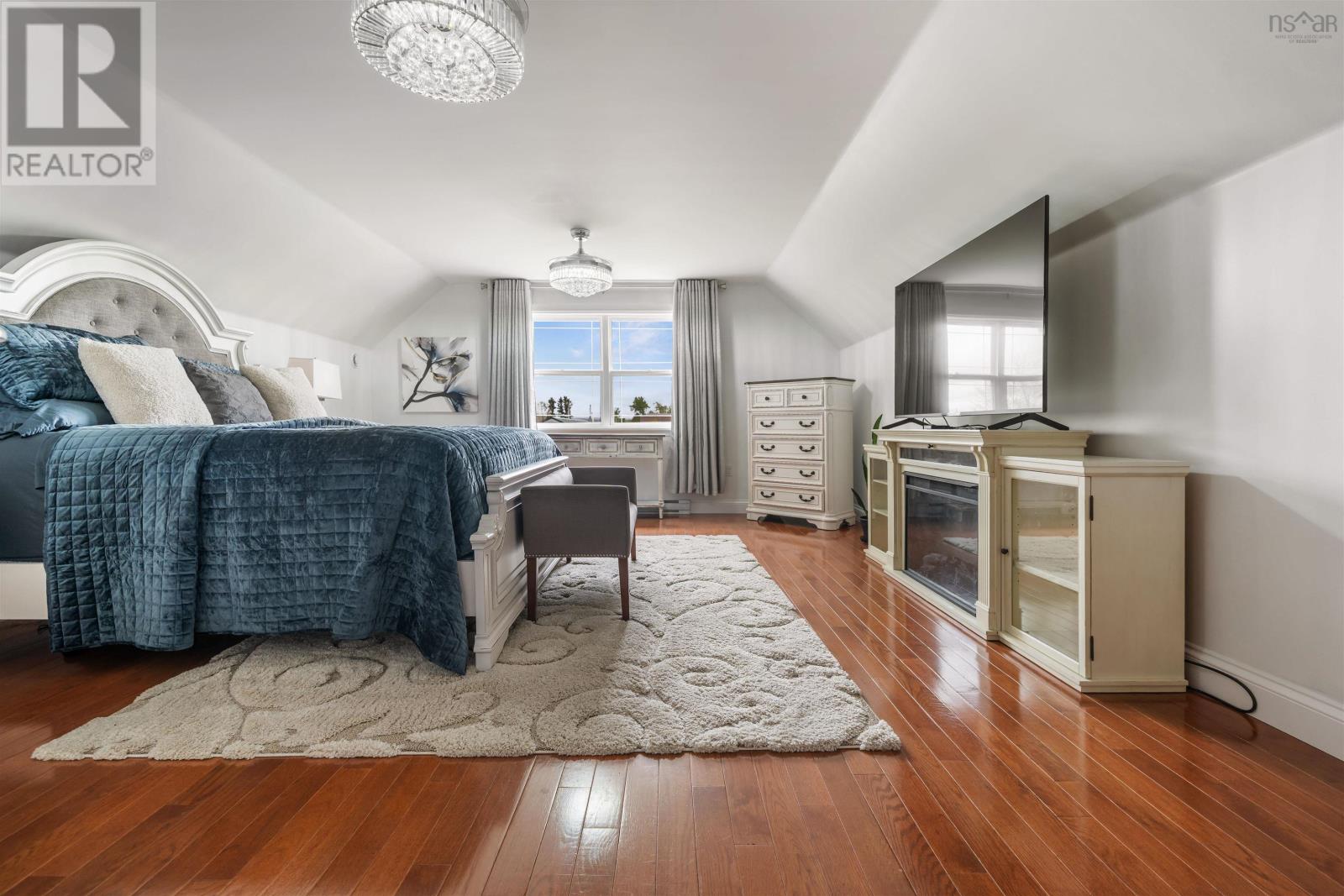 Property 32 of 50 of 336 Beech Street