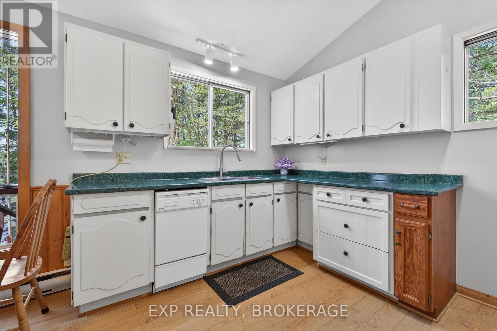 1126 RICHMOND LANE - 22