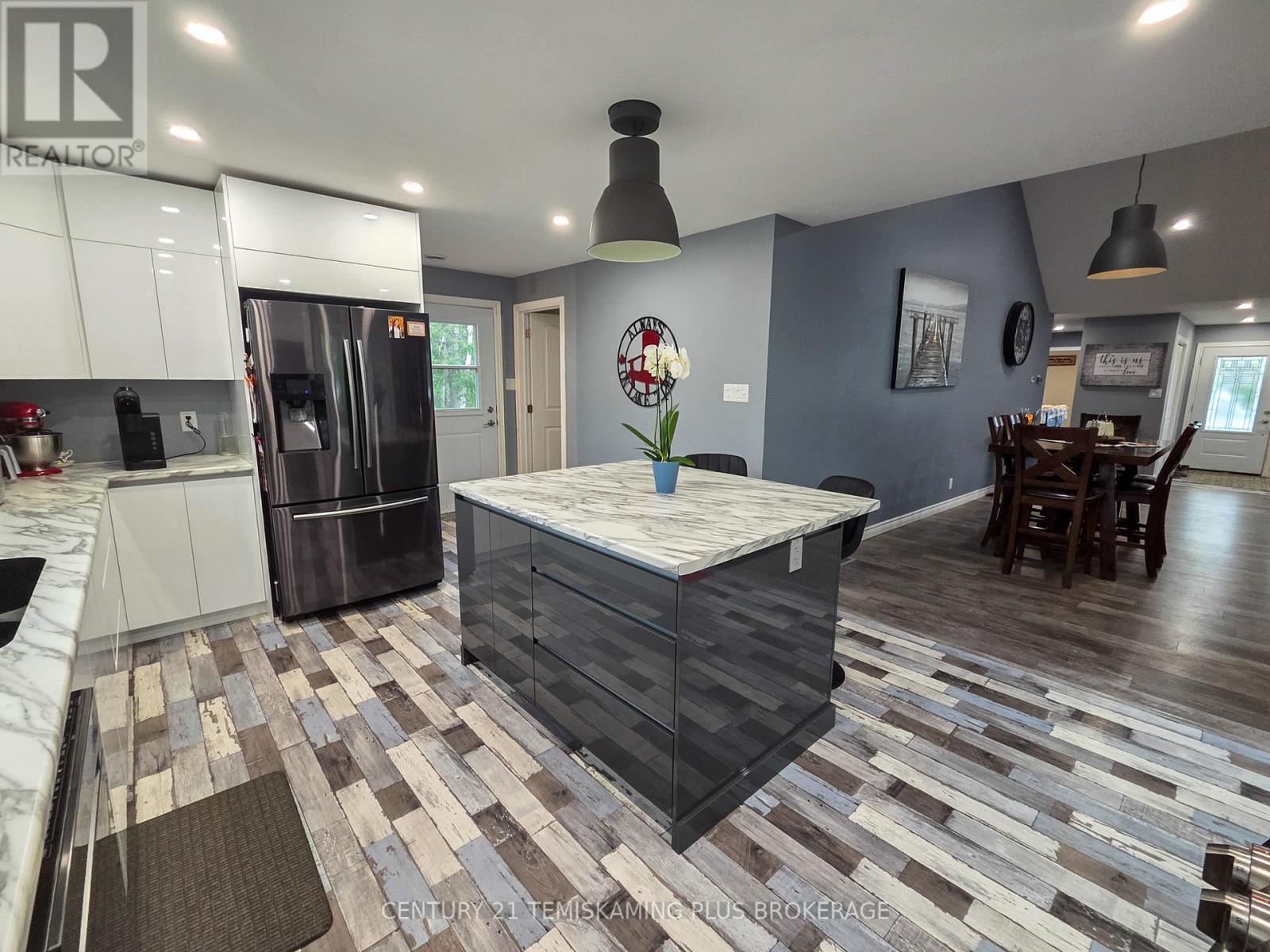 794022 ISLAND ROAD - 11