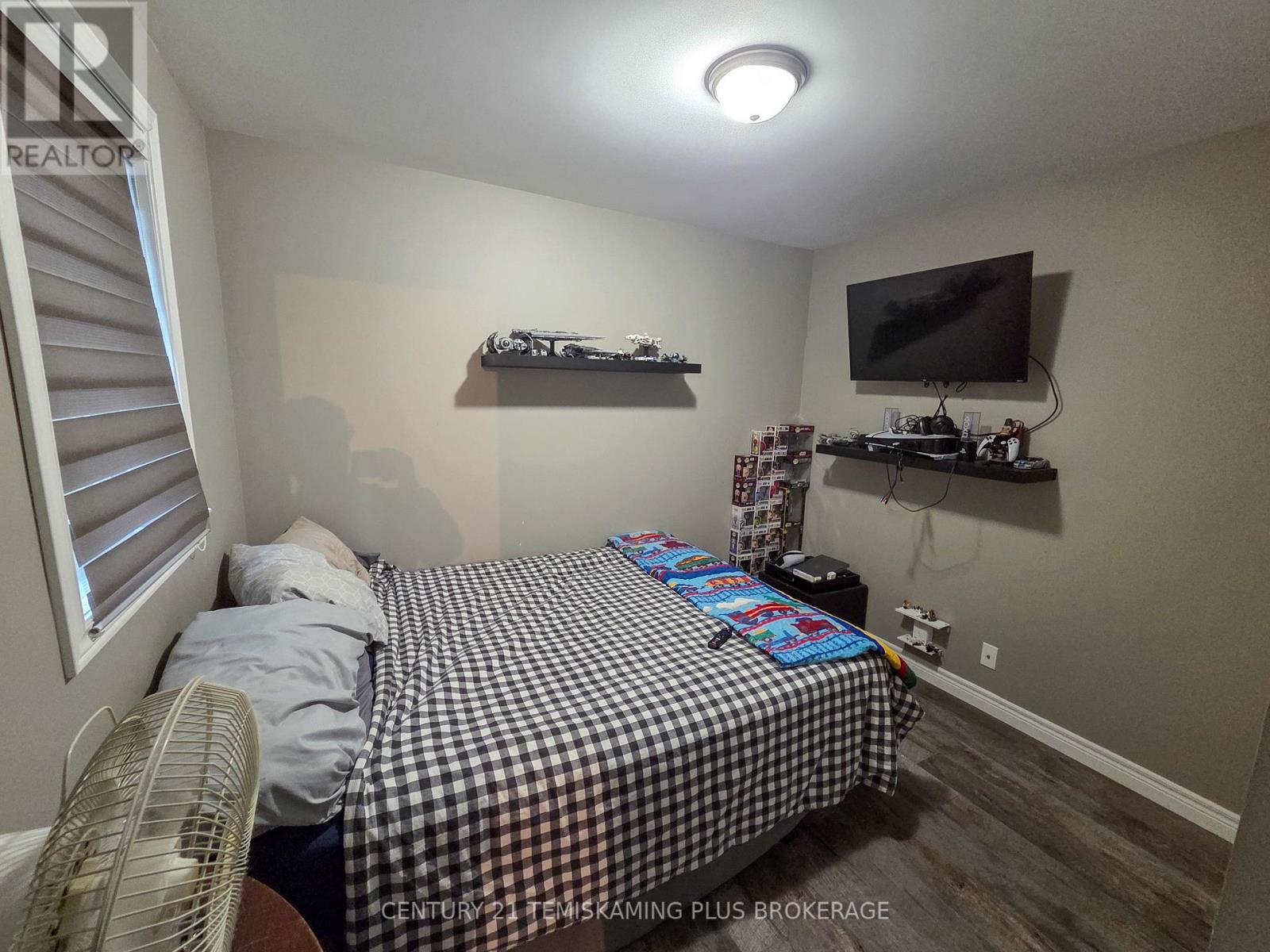 794022 ISLAND ROAD - 12