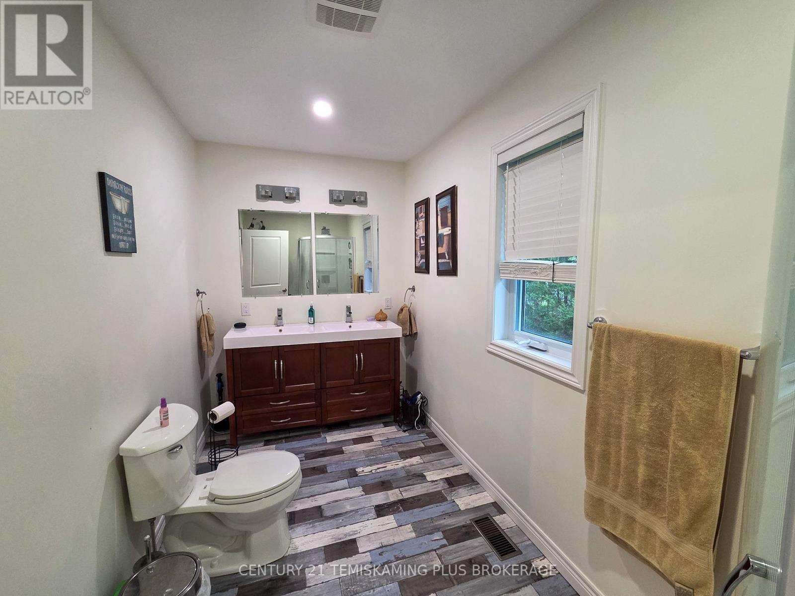 794022 ISLAND ROAD - 16