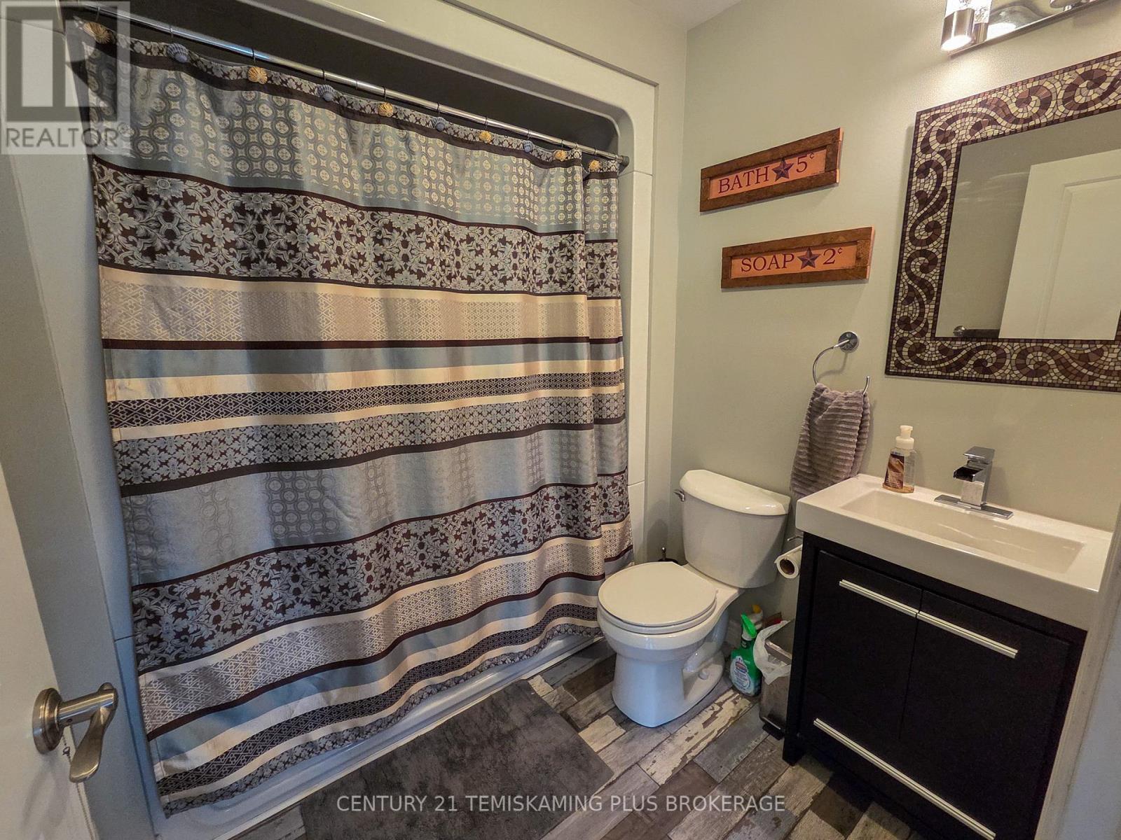 794022 ISLAND ROAD - 24