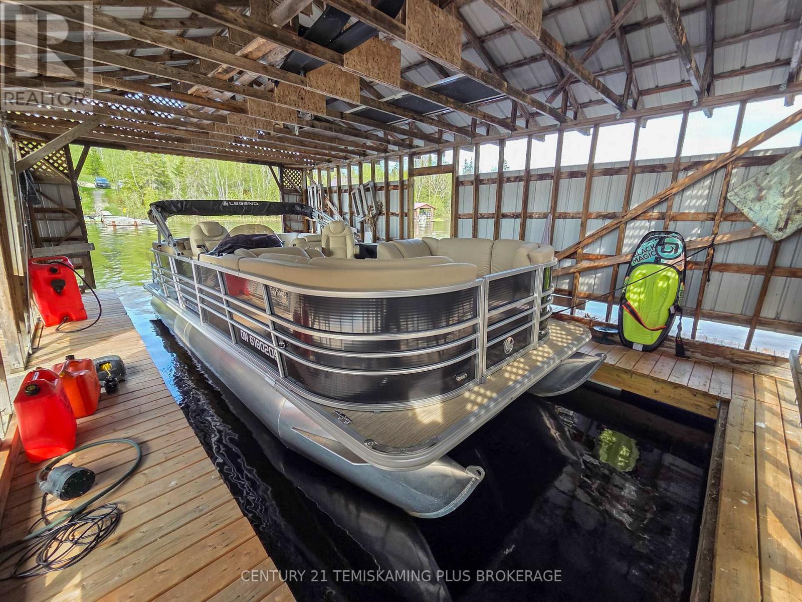 794022 ISLAND ROAD - 28