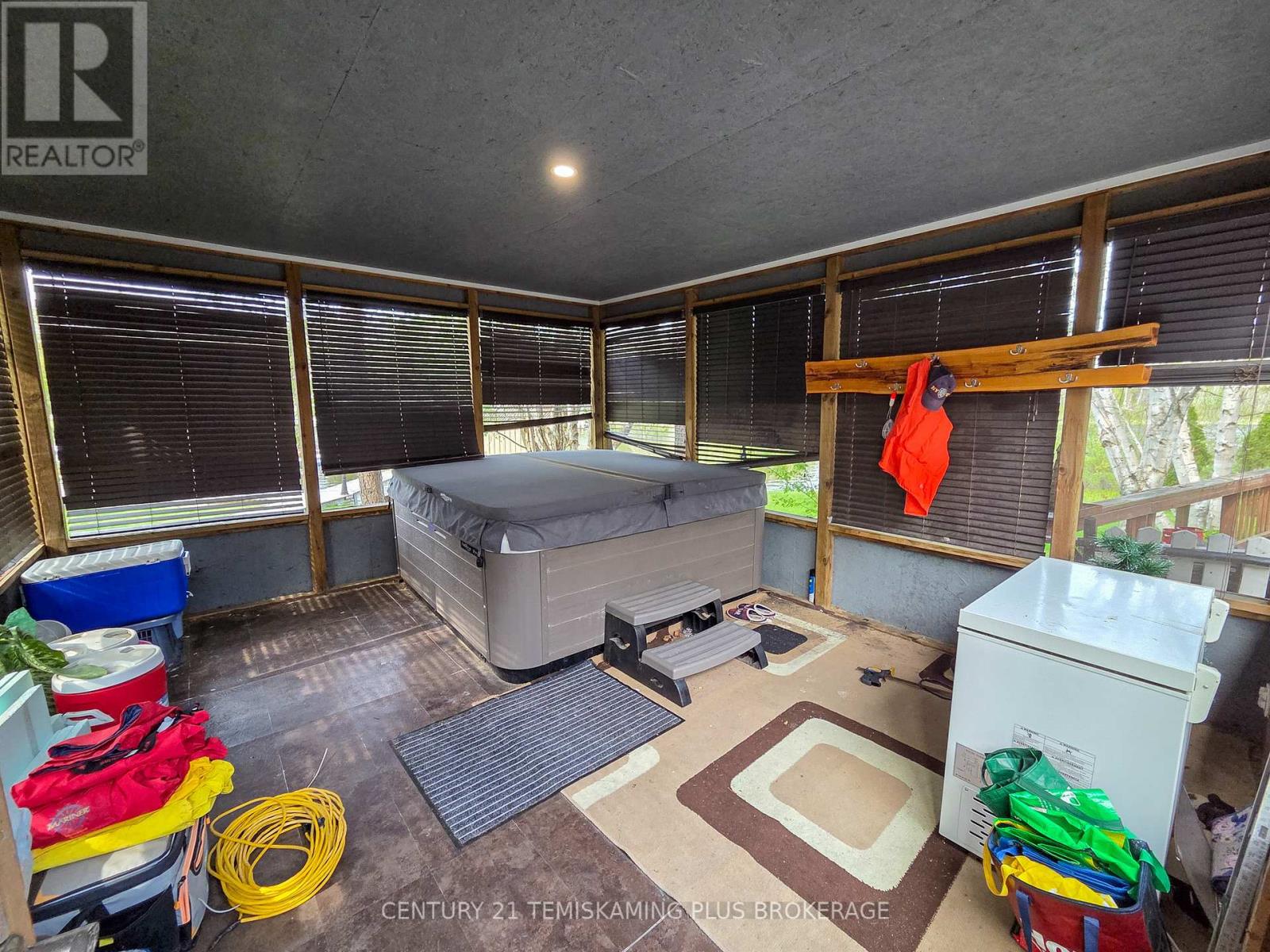 794022 ISLAND ROAD - 31