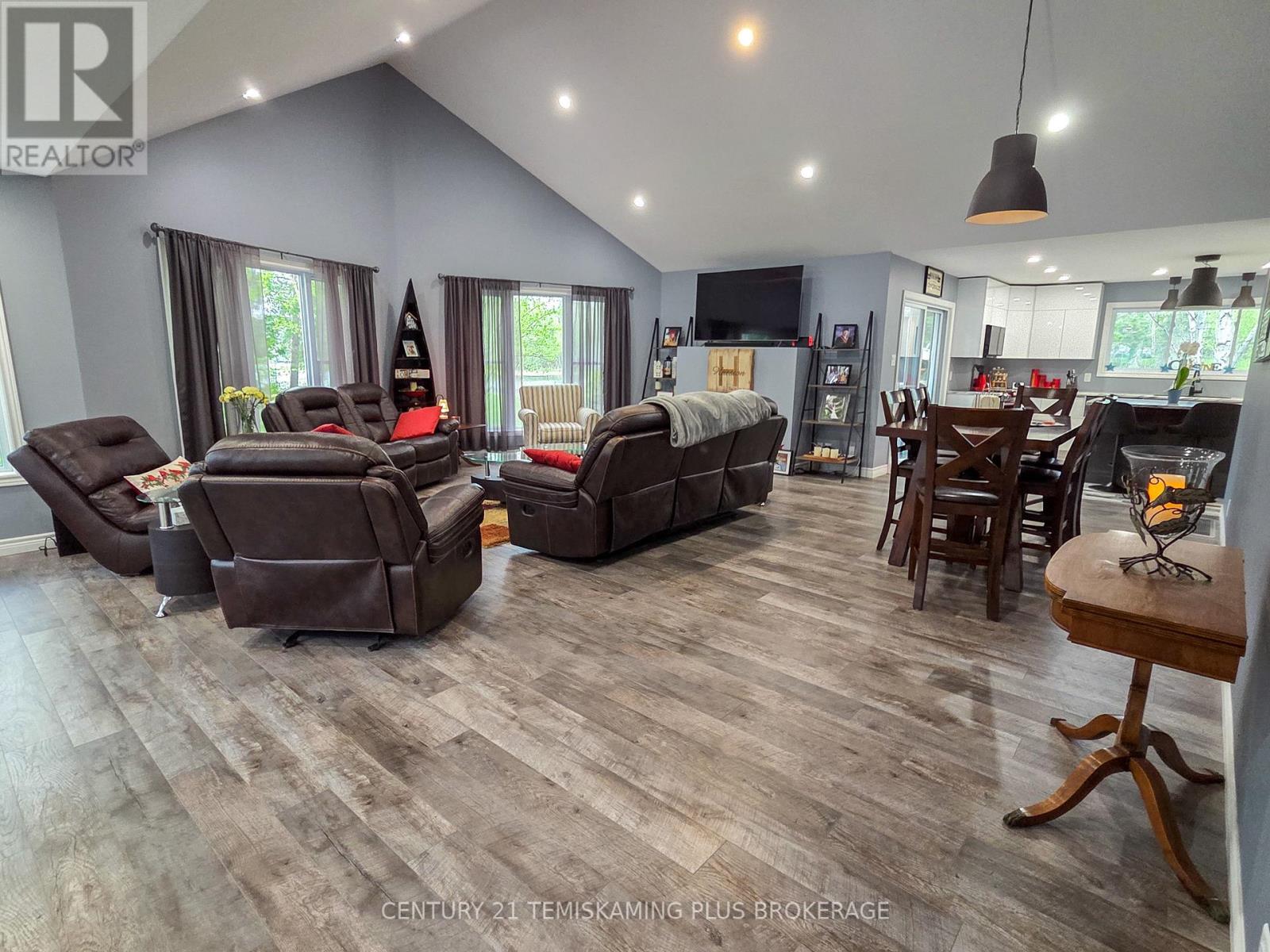 794022 ISLAND ROAD - 4